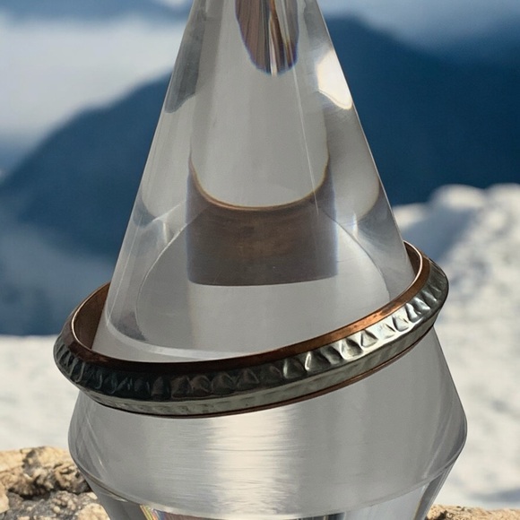 Vintage Hammered Etched Silver & Copper Metal Bangle Bracelet Unisex Jewelry - Picture 2 of 7